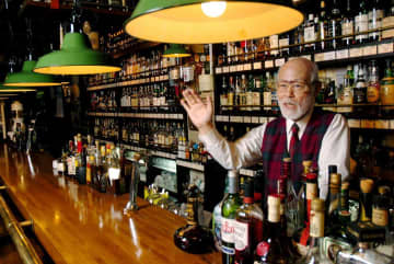バーテンダー人生貫く　水戸「アンバーハウス」　滝島信臣さん死去・89歳　温厚な人柄、洋酒文化発信　茨城