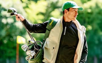 着こなしに奥行きを与えるベスト重ね着テク