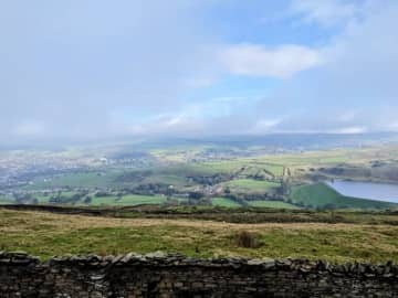 "孤立集落"に住む80代男性、病院で治療を受けるも帰宅できず。救助隊が駆けつけ「ようやく休んでもらえる」