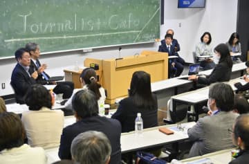 報道の役割探る　テレ朝・大越さんら議論　筑波大でジャーナリストカフェ　茨城