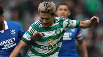 「悪夢的存在」「肺が破裂しそうな守備」移籍破談で不調の28歳日本代表FW、宿敵バトルで復調と海外称賛