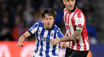 復帰した久保建英を先発起用せず…『ソシエダ監督の采配に誰もが驚いた。ライバル選手が序列で久保を上回る』と現地紙