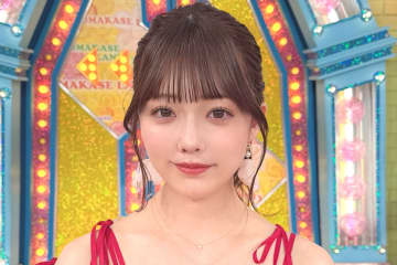 「脚なっが」　“才女”グラドル、超ミニワンピで生放送出演　塩見きらに「う、美しい～」と絶賛の声