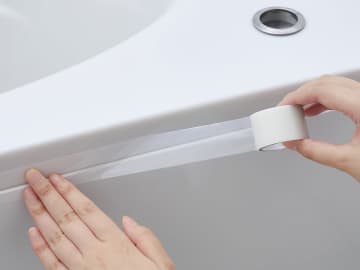 目立ちにくい防カビテープ　浴室や洗面所キレイに保つ