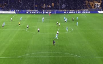 衝撃の開始13秒！GK鈴木彩艶が70m級キック→先制点演出「意味わからん軌道」「ガチの実質ザイオン」ファン驚愕の一部始終