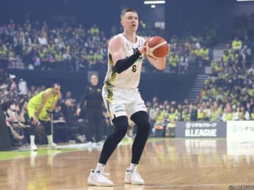 SR渋谷ジョシュ・ホーキンソンがB1個人通算400本目の3P成功…50番目の記録達成者に