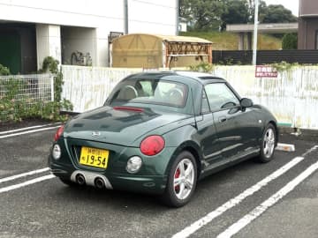 愛車・初代「コペン」の錆をキレイに！“ケレン味なし”のインド舞台な自動車修理シムで職人の技術を学んでみた