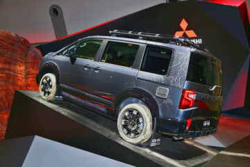 【JMS 2025】三菱：新型デリカD:5を徹底解説 なぜこの“オフロードミニバン”は唯一無二の存在なのか？