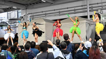 【飯塚オート・ＳＧ日本選手権】六本木発のショーガールズユニットがセクシーパフォーマンス