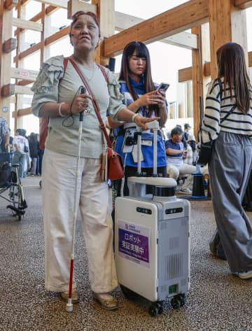 AIスーツケースで移動自由に　視覚障害者を道案内、科学未来館