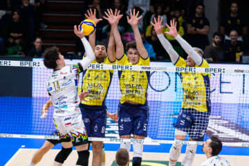 ペルージャが敵地で勝利し開幕4連勝！ 先発出場の石川は9得点で勝利に貢献【セリエA男子】