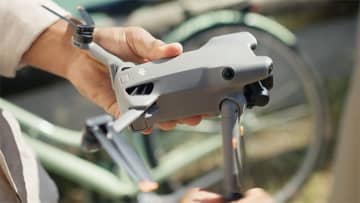 1インチCMOSセンサー搭載！ 画質も飛行性能もパワーアップしたミニドローン「DJI Mini 5 Pro」