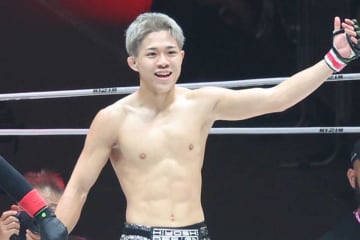 【RIZIN】“超新星”19歳・秋元強真、萩原京平と両者大流血の死闘制す　パウンド地獄で逆転TKO