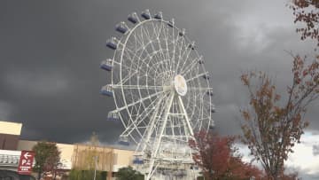 三井アウトレットパーク北陸小矢部のシンボル、高さ50メートルの観覧車「ナナイロホイール」が最後の運行　利用客から惜しむ声