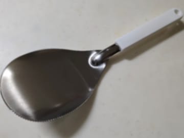 【セリア】考えた人、天才！“カットして取り分けられるスプーン”が超便利