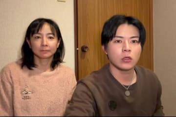 「連れ子邪魔だった？」13歳差の再婚夫婦YouTuber　動画の会話が虐待疑惑で大炎上…子供の前で“性行為”も