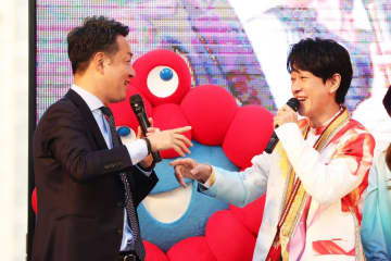 横山裕への歓声…おこぼれに預かる横山英幸大阪市長　イベントで隣に立つ〝職権濫用〟も