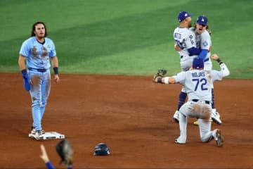 WS第6戦、ドジャースがブルージェイズに勝利　佐々木に代えグラスノーを緊急投入