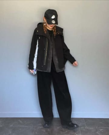 黒キャップは冬こそ使える！ 大人カジュアルなお手本コーデ術