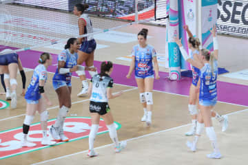 石川真佑は19得点をあげるもノヴァーラはフルセットの末敗れる【セリエA女子】