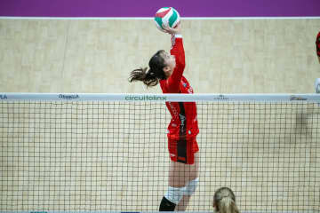 石川真佑と関菜々巳は共に先発出場で奮闘もチームは黒星…【セリエA女子日本人】