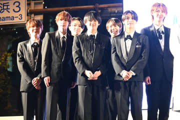 ＡｍＢｉｔｉｏｕｓ、御堂筋イルミを点灯「ここには僕の涙が染みこんでる」