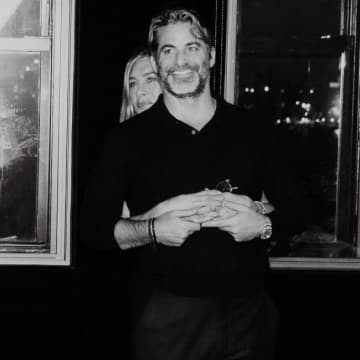 ジェニファー・アニストン、恋人ジム・カーティスとの交際をインスタグラムで公表