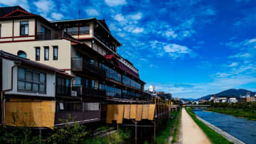 古都は、青が似合う～鴨川沿いをゆっくりと・京都市～ニッポンを歩こう155