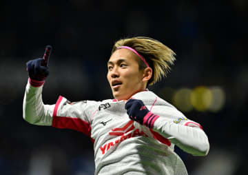 ｢時代は北野颯太｣今夏に渡欧した21歳のワンダーボーイが止まらない！ フリーランニングからの美しいコントロールショットに｢成長してる！｣｢代表入り待ってるで｣