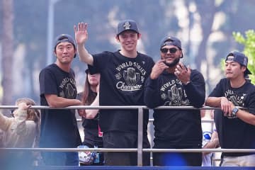 トライネン、山本由伸に「文句を言いたい」　勃発した“朗希争奪戦”…笑顔でダメ出し