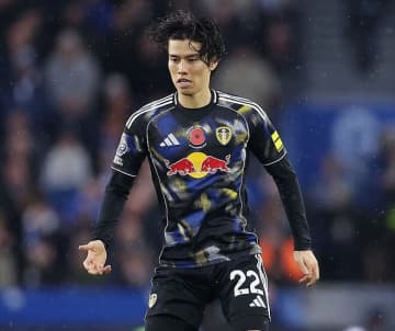 「昨季のように重要な存在ではない」昨シーズンMVPの日本人MF、“完敗”で再び控えに降格か「我慢強くチャンスを待たなければ…」