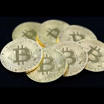 投資信託でブロックチェーン関連が人気の背景 純資産総額1位の銘柄は基準価格が6年で6倍に