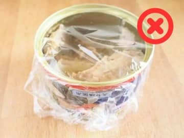 やっちゃってた…。缶にラップして冷蔵庫はNG！？開けた缶詰の正しい保存方法とは