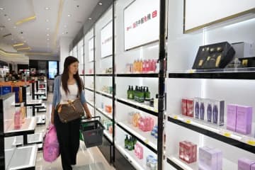 免税店での買い方が変わる！スマホもドローンも解禁、予約して受け取る消費回流策―中国