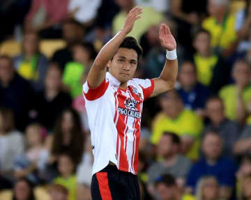 「出場機会がほとんどない」日本期待の22歳MF、“ワールドクラス”の衝撃弾→まさかの２か月出番なしに現地も困惑…冷遇された33歳指揮官の電撃解任は朗報か「悩んでいたに違いない」