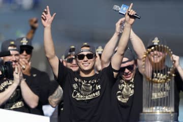 「めちゃ上手くなってる！」山本由伸が英語スピーチ!! 球場は「MVP」コールの大合唱　進歩した姿にLAメディア感動「信じられないほど素晴らしい」