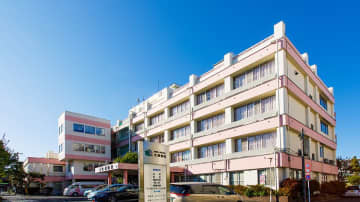 医療法人財団 逸生会が運営する全病院および全介護施設に　笑顔・発声トレーニングAI端末「スマイルくん(R)」を導入