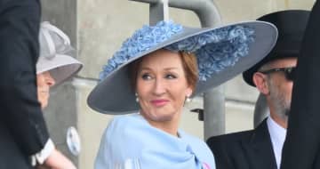 ハリポタ作者、トランスジェンダー女性の表紙に怒りの投稿⇒雑誌が反論