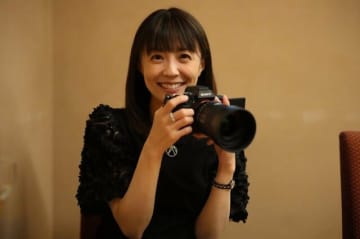 「何かあったのかな」の声も…小林麻耶が3年半ぶりに芸名復活、公開していた“初めての赤髪”イメチェン姿