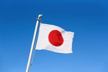 参政党提出の「日の丸損壊罪」で何が起きる？　表現の萎縮が「漫画やアニメ」にも波及するおそれも