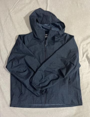 【ユニクロ万能アウター】一年中使える！「ポケッタブルUVカットパーカ」は雨の日も旅行もお任せ！