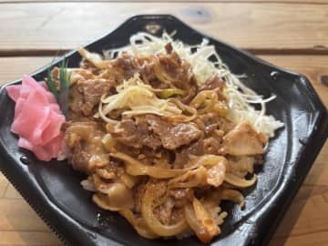 三代の味を商品化！【両備ストア全店】コンテストグランプリ「激うま俺の生姜焼き丼」＆準グランプリ「ピリ辛鶏キムチ丼」が発売中！