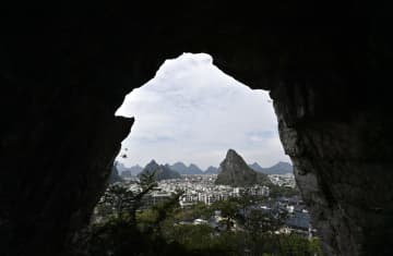 中国・桂林の複雑に入り組む洞窟群　歴史と文化の宝庫