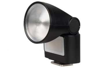 1台で “フラッシュ＋LED” の撮影ができる！ 小さなLEDライト付きフラッシュ「Phottix mini A」バウンスにも対応