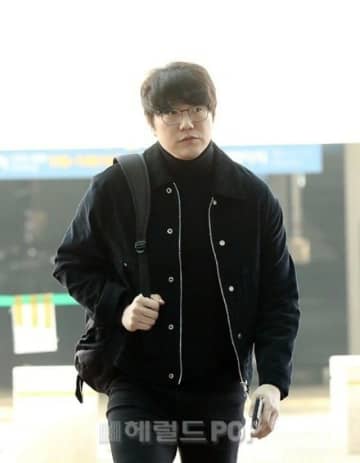 歌手ソン・シギョン、10年来の前マネージャーの裏切りに...結局Youtubeも休止「体も心も傷ついた」