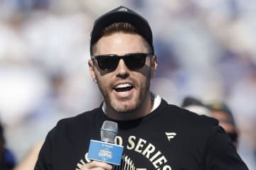 「24年の仕事は完了。25年も完了」フリーマンが優勝セレモニーで語った決意「26年の仕事は今始まる」常勝ドジャースの新たな挑戦