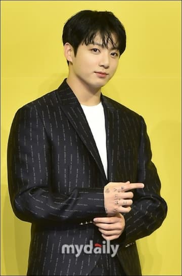 BTS ジョングク、7日間連続でライブ配信…ファンと一緒にオンラインゲームも！