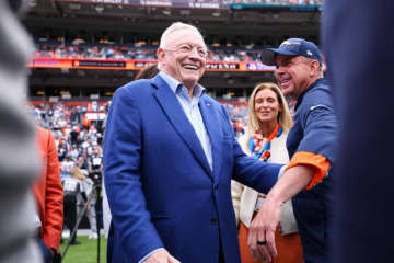 カウボーイズのジョーンズオーナーがトレード成立を示唆も詳細は明かさず