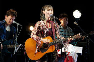 おかゆ、あこがれの地“東京・渋谷”で独立後初のワンマンライブを開催！　昭和百年をテーマに渋谷３部作や昭和の名曲など19曲熱唱、初の姉妹共演も