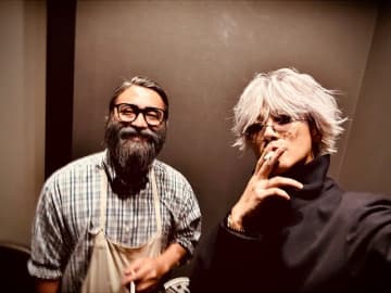 赤西仁＆山田孝之、ハロウィーンコスで宮崎駿監督と『呪術廻戦』五条悟を完全再現！「最強ユニット」「領域展開」の称賛